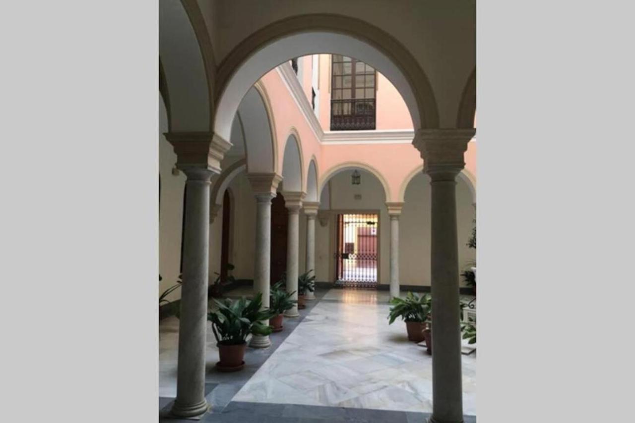 Palacio Caballeros. Parking/Wifi 赫雷斯 外观 照片
